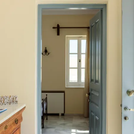 Hotel Ikio Concept Santorini Pýrgos