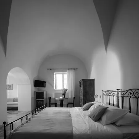 Ikio Concept Santorini Pýrgos