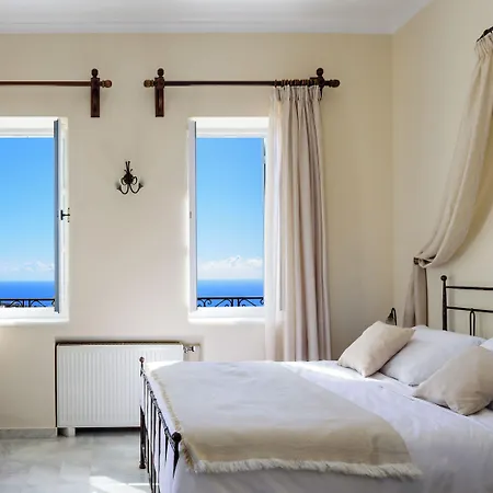 Otel Ikio Concept Santorini Pýrgos