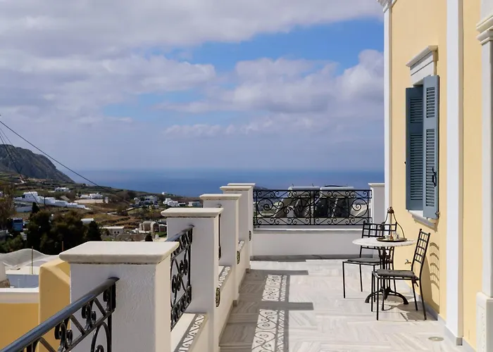 Ikio Concept Santorini ホテル Pýrgos