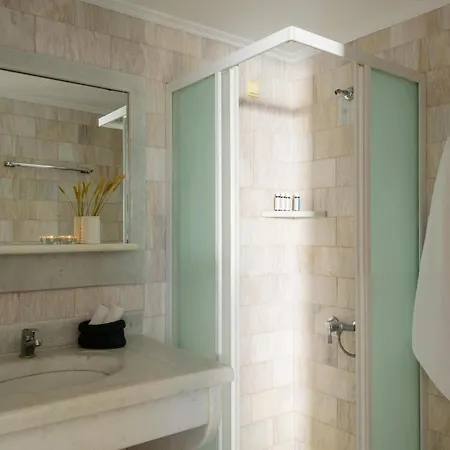 Ikio Concept Santorini فندق *