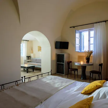 فندق Ikio Concept Santorini *