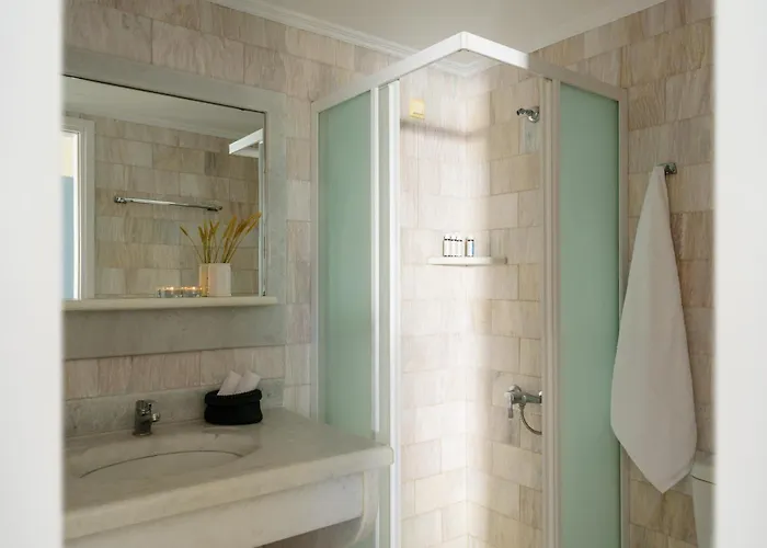 Ikio Concept Santorini Hotel *