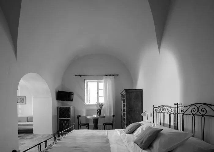 Ikio Concept Santorini Pyrgos Kallistis