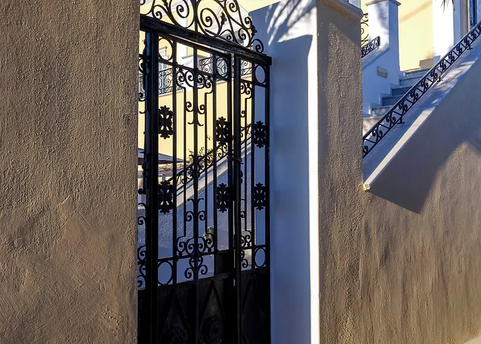 Ikio Concept Santorini * Pyrgos Kallistis