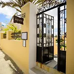 Hotel Ikio Concept Santorini Pýrgos