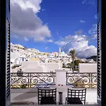 Ikio Concept Santorini Hotel Pýrgos