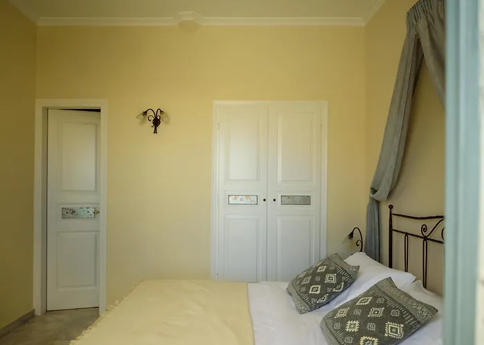 Ikio Concept Santorini Hotel *